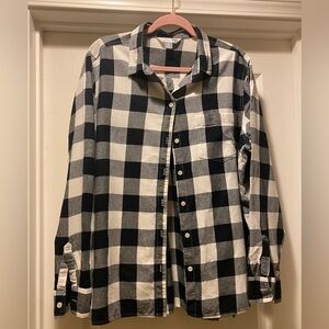 OLD NAVY, size XXL, black and white plaid long sleeve shirt.